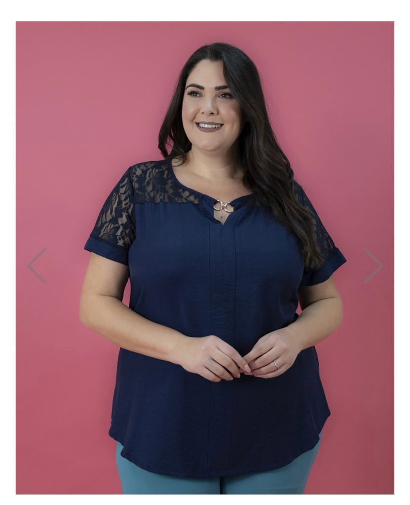 Maglia carré pizzo